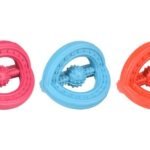 DT RUBBER RUFFUS TRI RING FUCHSIA/BLUE/RED 9CM ASS.